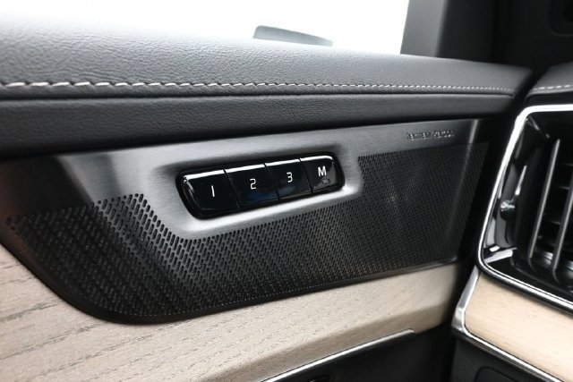 New 2027 Volvo XC90 B5 Plus AWD/4WD image 29