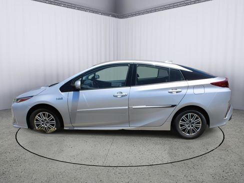 Used 2020 Toyota Prius Prime XLE FWD image 4