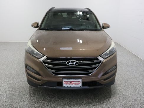 Used 2016 Hyundai Tucson Limited w/ Option Group 03 FWD image 3