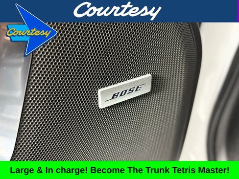 Used 2023 Chevrolet Suburban Premier image 16