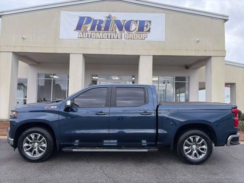 Used 2020 Chevrolet Silverado 1500 LT w/ All-Star Edition image 2