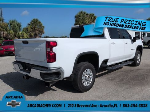 Used 2022 Chevrolet Silverado 2500 LT w/ Convenience Package AWD/4WD image 4