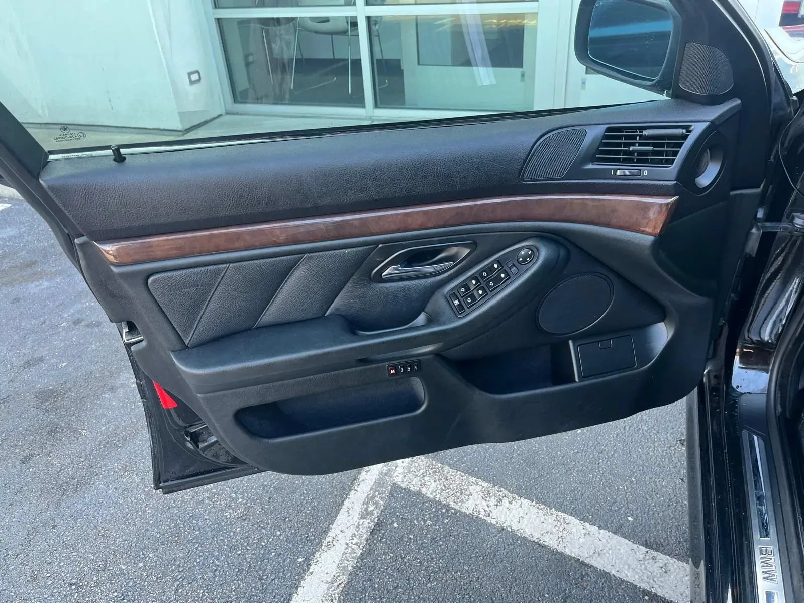 Used 2002 BMW 540i Sedan RWD image 39