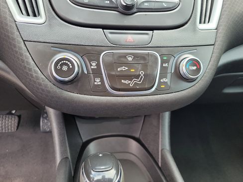 Used 2018 Chevrolet Malibu LS FWD image 28