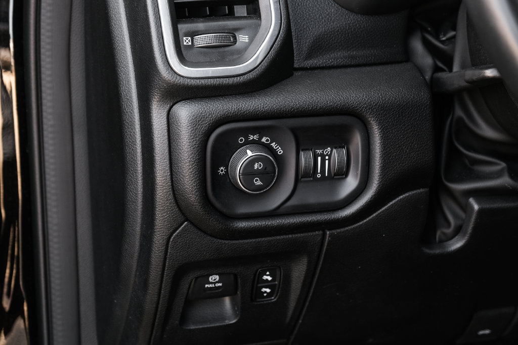 Used 2023 RAM 1500 Laramie AWD/4WD image 40
