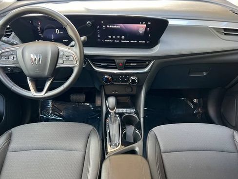 Used 2025 Buick Encore GX Preferred FWD image 17