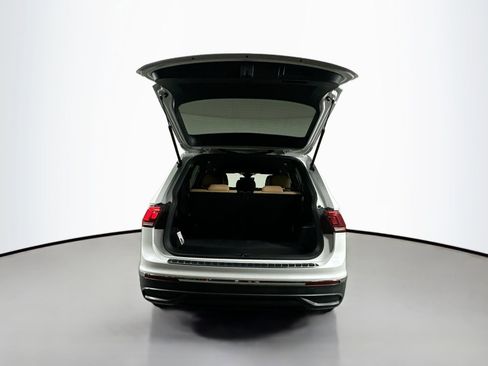 Certified 2023 Volkswagen Tiguan SE image 23