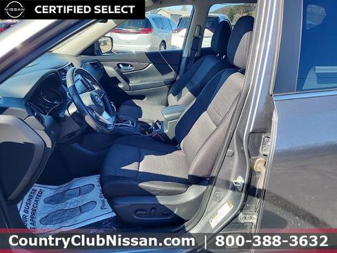Certified 2019 Nissan Rogue SV w/ Sun & Sound Touring Package image 11