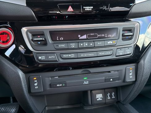 Used 2016 Honda Pilot Touring image 5