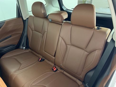 Used 2021 Subaru Forester Touring image 4