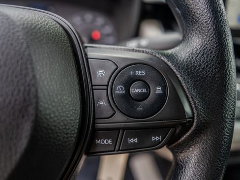 Used 2023 Toyota Corolla Cross L FWD image 17