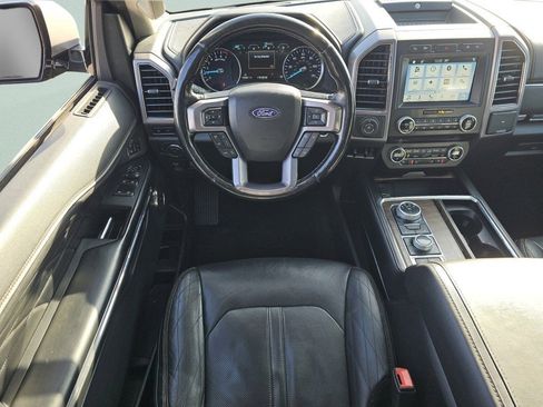 Used 2018 Ford Expedition Max Platinum AWD/4WD image 4