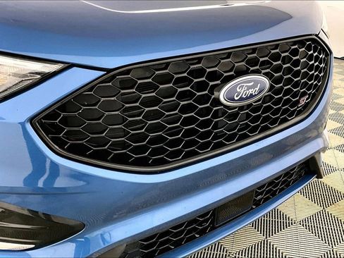 Used 2020 Ford Edge ST image 29
