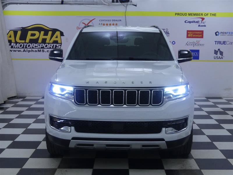 Used 2025 Jeep Wagoneer L Series II w/ 8-pass Seating Package AWD/4WD image 2