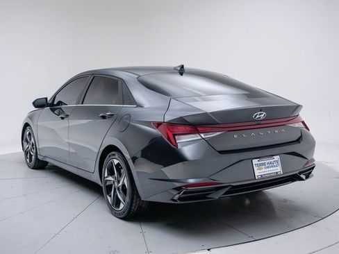 Used 2022 Hyundai Elantra SEL w/ Convenience + Premium Package image 3