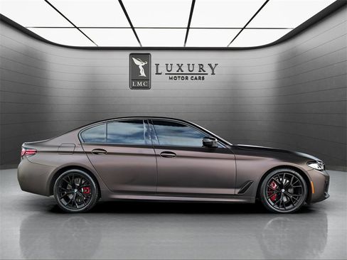 Used 2023 BMW 530i w/ M Sport Package image 7