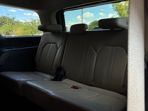 Used 2024 Ford Expedition Limited RWD image 13