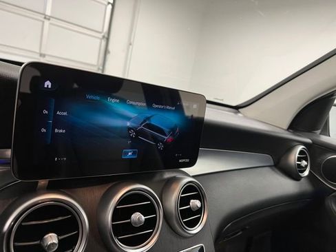 Used 2021 Mercedes-Benz GLC 300 4MATIC image 29