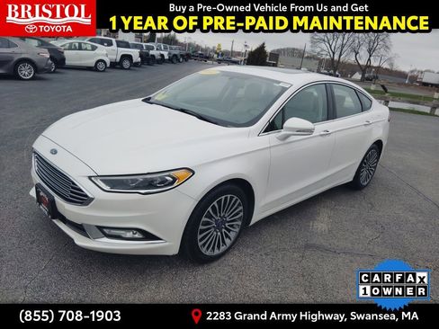 Used 2017 Ford Fusion SE w/ Fusion SE Technology Package image 3