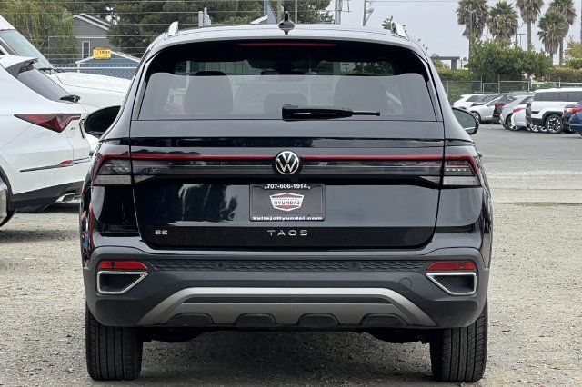 Used 2025 Volkswagen Taos SE FWD image 7