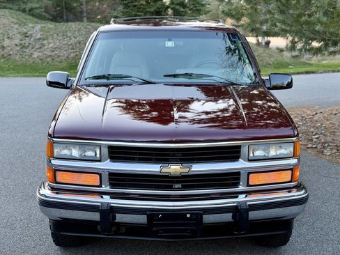 Used 1994 Chevrolet Suburban 4WD image 6