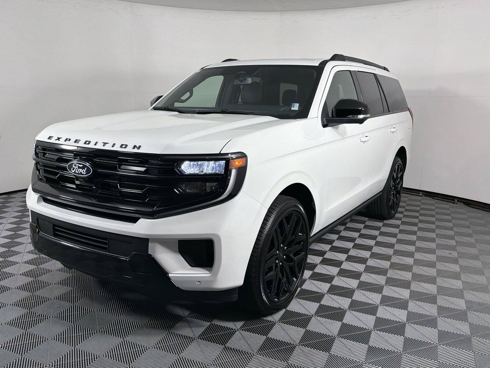 New 2027 Ford Expedition Platinum w/ Stealth Performance Package AWD/4WD image 3
