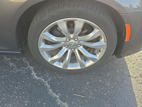 Used 2019 Chrysler 300 Limited RWD image 13