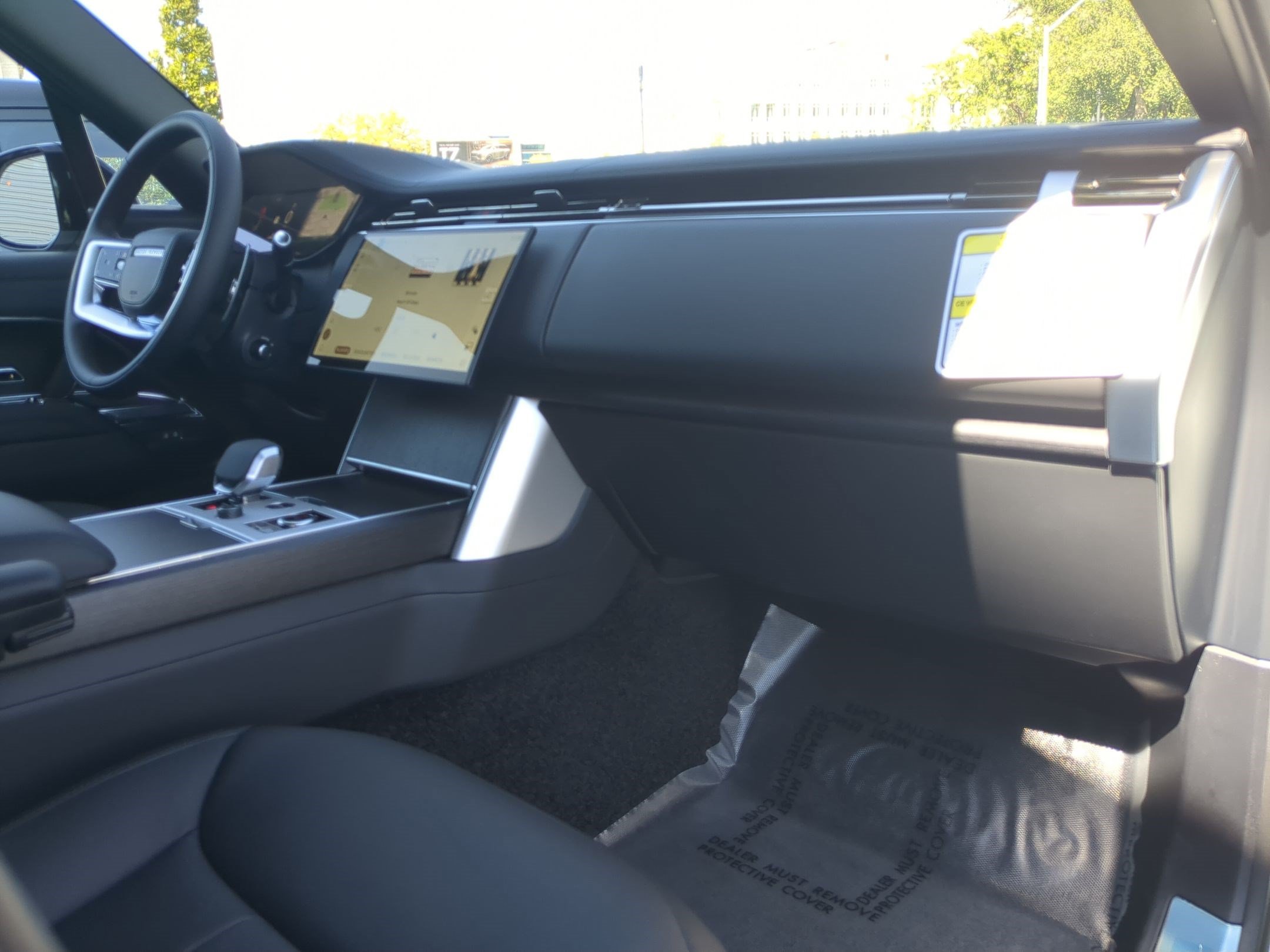 New 2027 Land Rover Range Rover Long Wheelbase SE AWD/4WD image 32