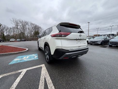 Used 2023 Nissan Rogue SL w/ SL Premium Package image 16