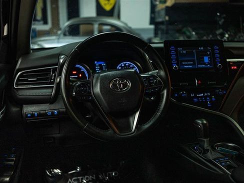 Used 2024 Toyota Camry SE w/ Convenience Package FWD image 15