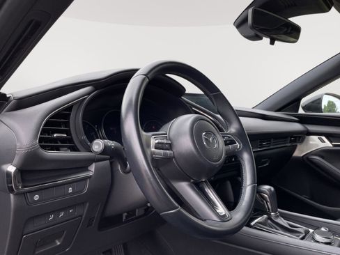 Used 2019 MAZDA MAZDA3 Hatchback w/ Preferred Package FWD image 18