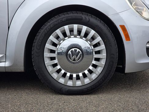 Used 2013 Volkswagen Beetle 2.5 50's Edition image 11