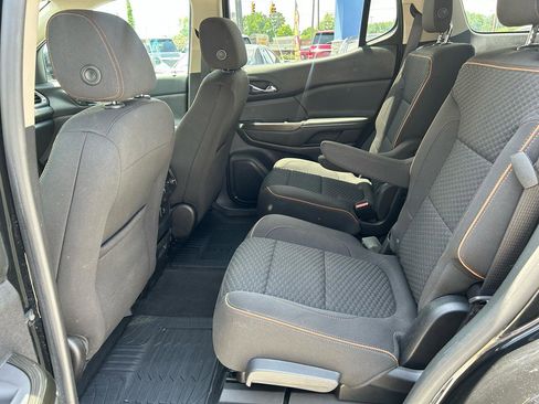 Used 2018 GMC Acadia SLE w/ Driver Alert Package I AWD/4WD image 13