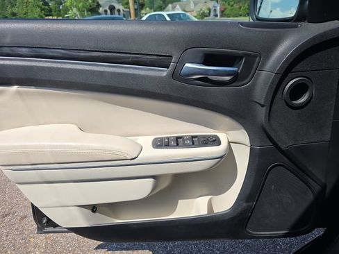 Used 2022 Chrysler 300 Touring L RWD image 17