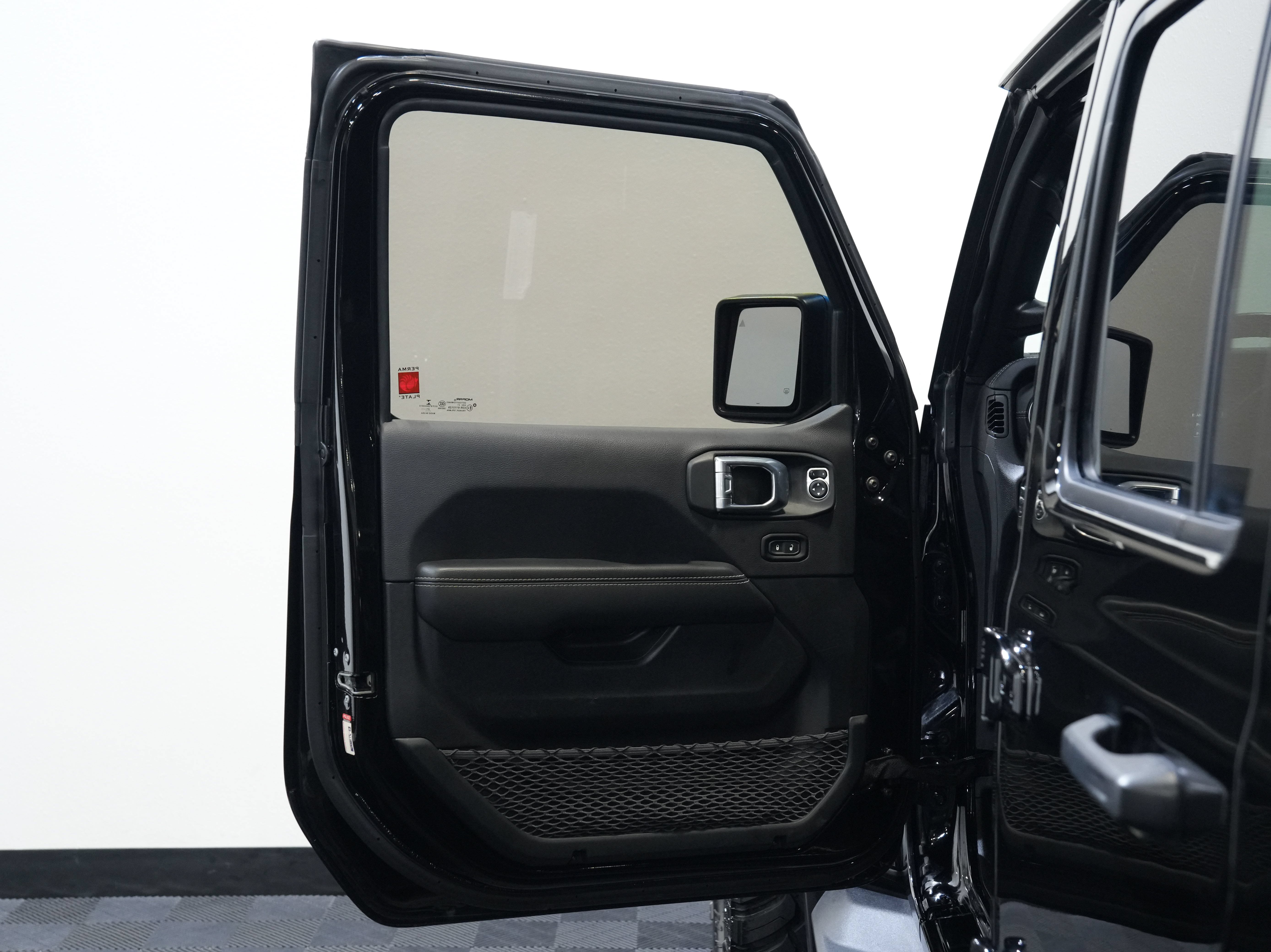Used 2021 Jeep Gladiator Overland w/ Uconnect 4C Nav & Sound Group AWD/4WD image 22