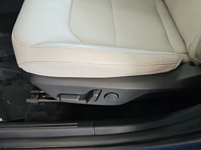 Used 2024 Kia Niro EX Touring FWD image 25