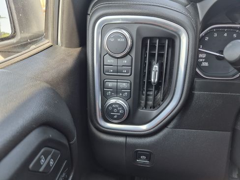 Used 2021 GMC Sierra 1500 SLT AWD/4WD image 19