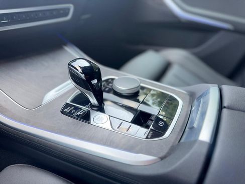 Used 2022 BMW X5 xDrive40i w/ Premium Package image 16