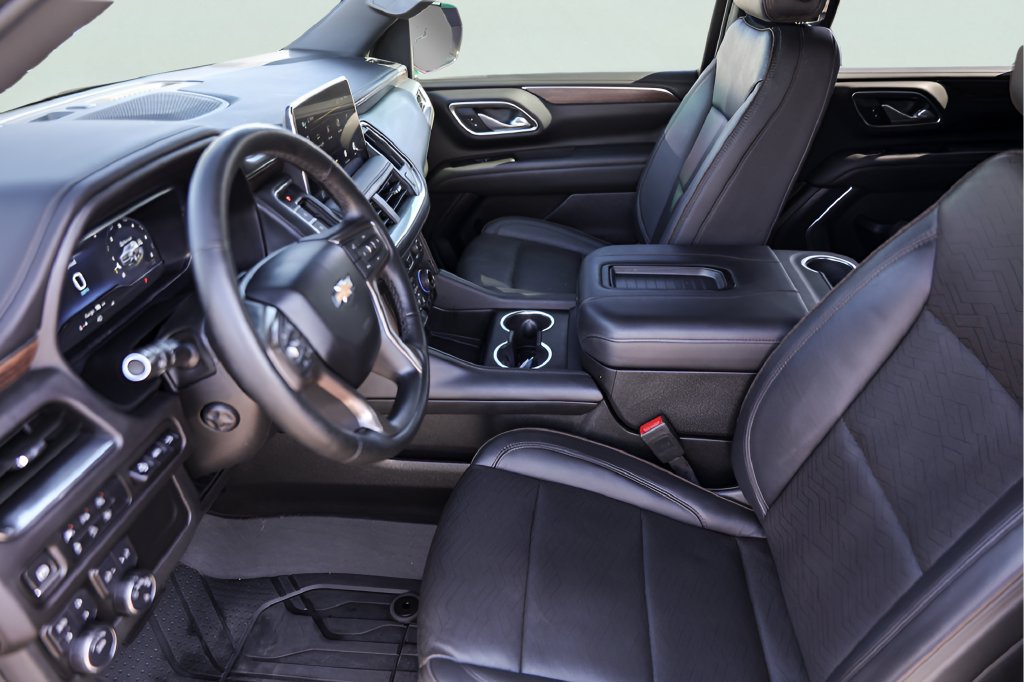 Used 2024 Chevrolet Suburban High Country w/ Premium Package 2 AWD/4WD image 12