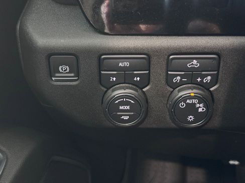 Certified 2022 Chevrolet Silverado 1500 LT AWD/4WD image 24