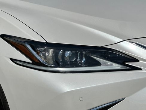 Certified 2024 Lexus ES 350 w/ Premium Package FWD image 12