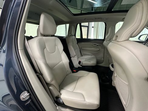 Used 2025 Volvo XC90 T8 Plus w/ Protection Package Premier AWD/4WD image 18