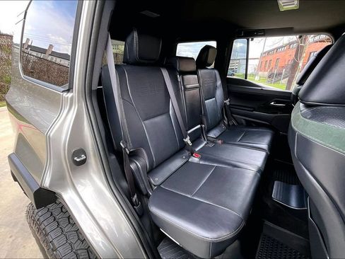 Used 2025 Lexus GX 550 AWD/4WD image 38