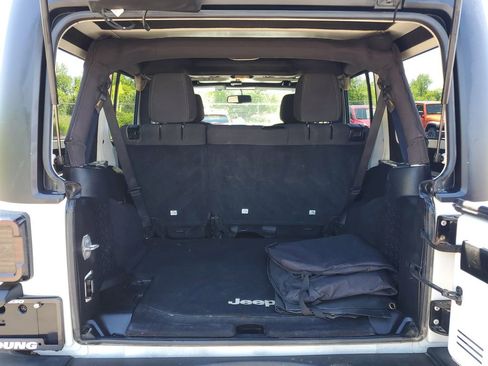 Used 2016 Jeep Wrangler Unlimited Rubicon w/ Max Tow Package AWD/4WD image 23