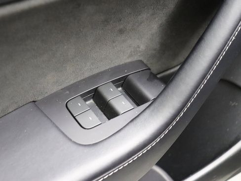 Used 2023 Tesla Model 3 Standard Range image 21