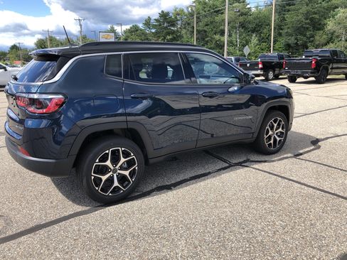 New 2026 Jeep Compass Limited AWD/4WD image 3