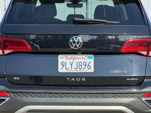 Used 2024 Volkswagen Taos SE w/ Panoramic Sunroof Package AWD/4WD image 22