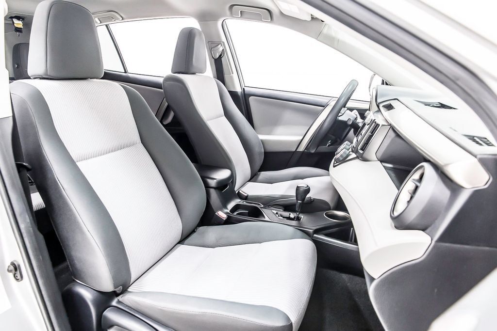 Used 2014 Toyota RAV4 LE FWD image 33