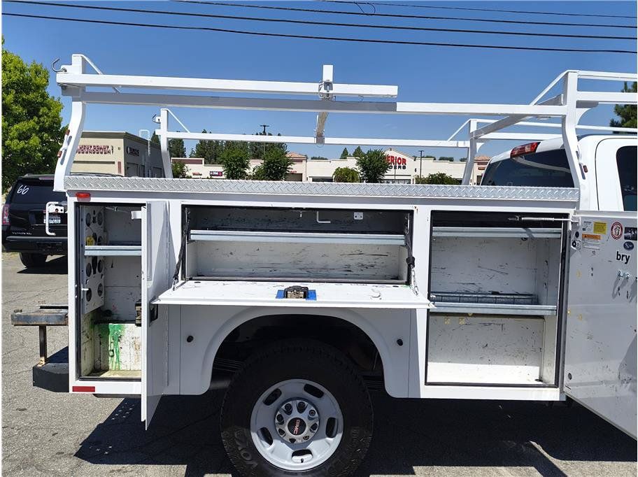 Used 2015 GMC Sierra 2500 2WD Double Cab w/ Sierra Convenience Package image 5