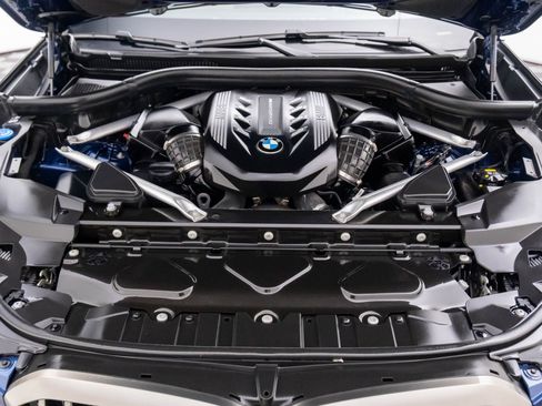 Used 2021 BMW X5 M50i image 32